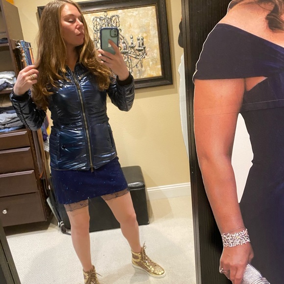 Meet your Posher, Alexis - Picture 1 of 2